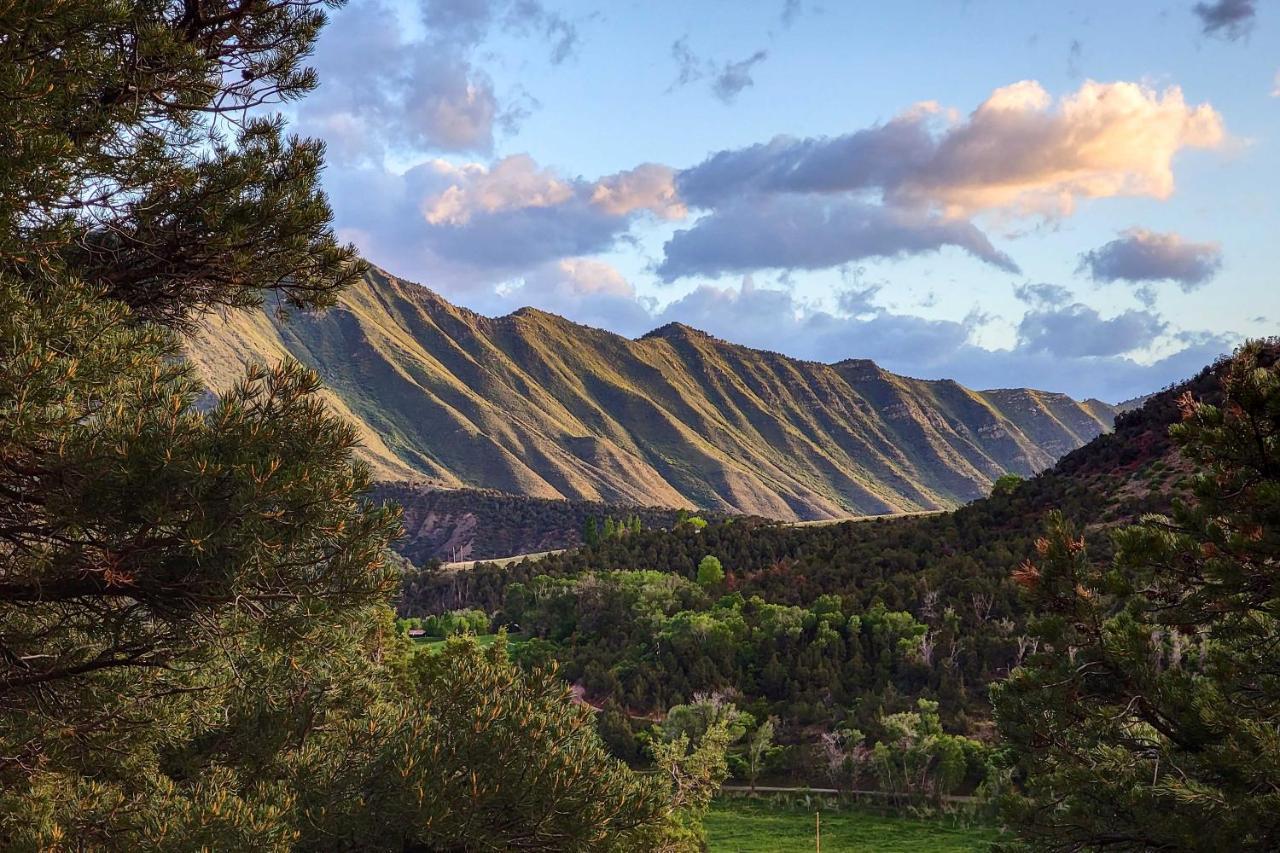 Spacious Mountain Retreat With Deck Hike And Explore! Vila Glenwood Springs Exterior foto